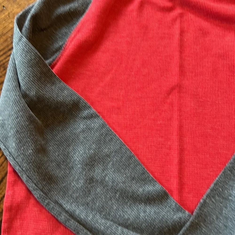 Red thermal shirt - Picture 3 of 3